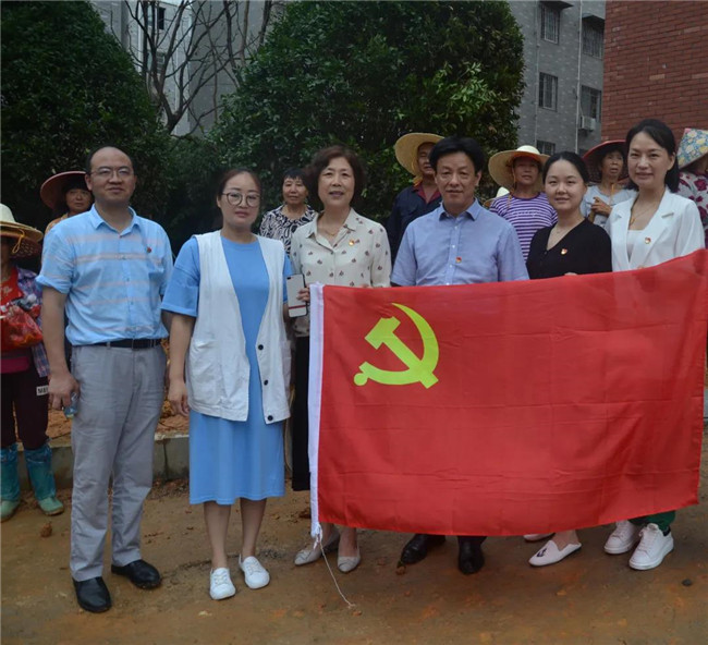 炎炎夏日送清涼，點滴關懷暖人心——城投集團各黨支部開展“送清涼”慰問一線員工活動