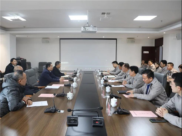 市委常委、常務副市長鄧永翔現場調研城投集團產業項目