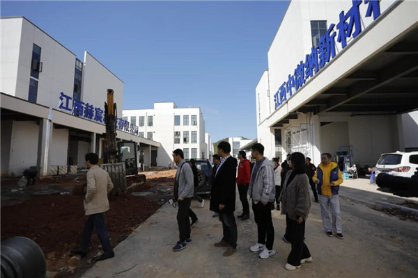 記者節：媒體聚焦昌南新區、城投集團重點項目建設工地