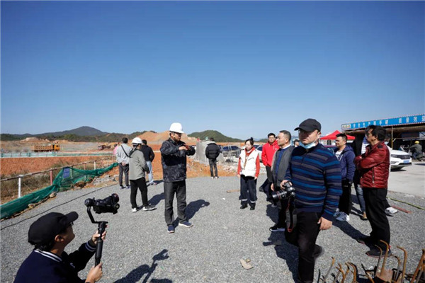 記者節：媒體聚焦昌南新區、城投集團重點項目建設工地